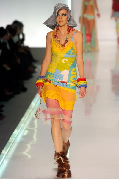 Look 26